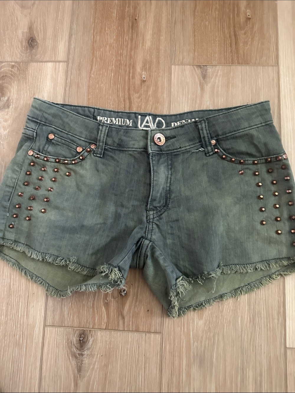 LAVD Vintage Washed Studded  Shorts 3/4